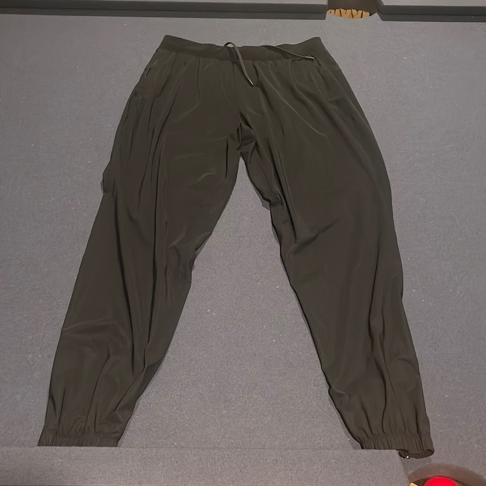 Men’s Lulu lemon joggers